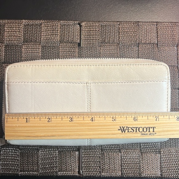 COACH CREAM PEWTER LONG WALLET PREOWNED - Picture 5 of 14